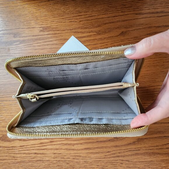 AIMEE KESTENBERG GOLD TONE LEATHER ZIP AROUND WALLET SMALL PHONE CASE - Picture 7 of 7